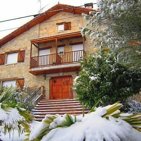 La Casona De Collado Guest House Hoyos del Collado Ngoại thất bức ảnh