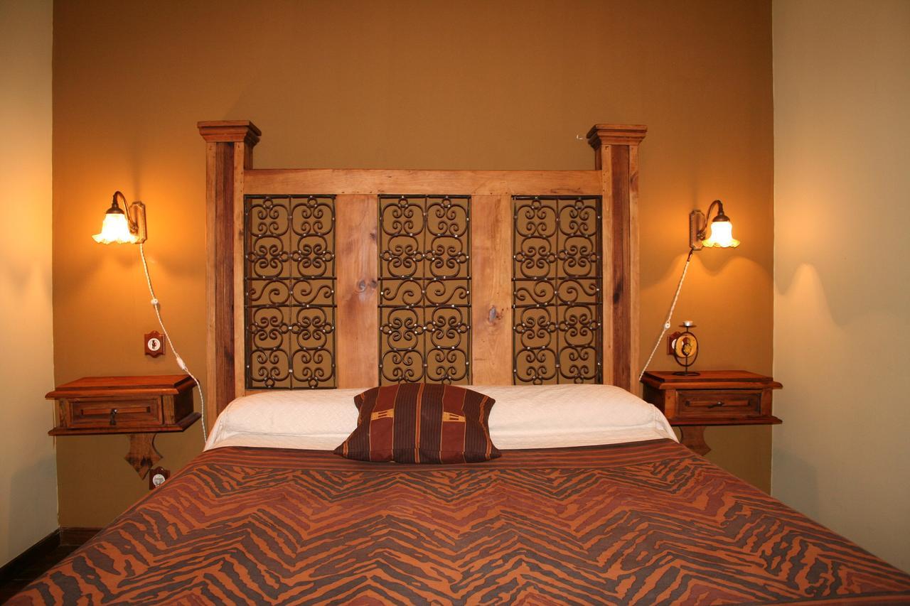 La Casona De Collado Guest House Hoyos del Collado Ngoại thất bức ảnh