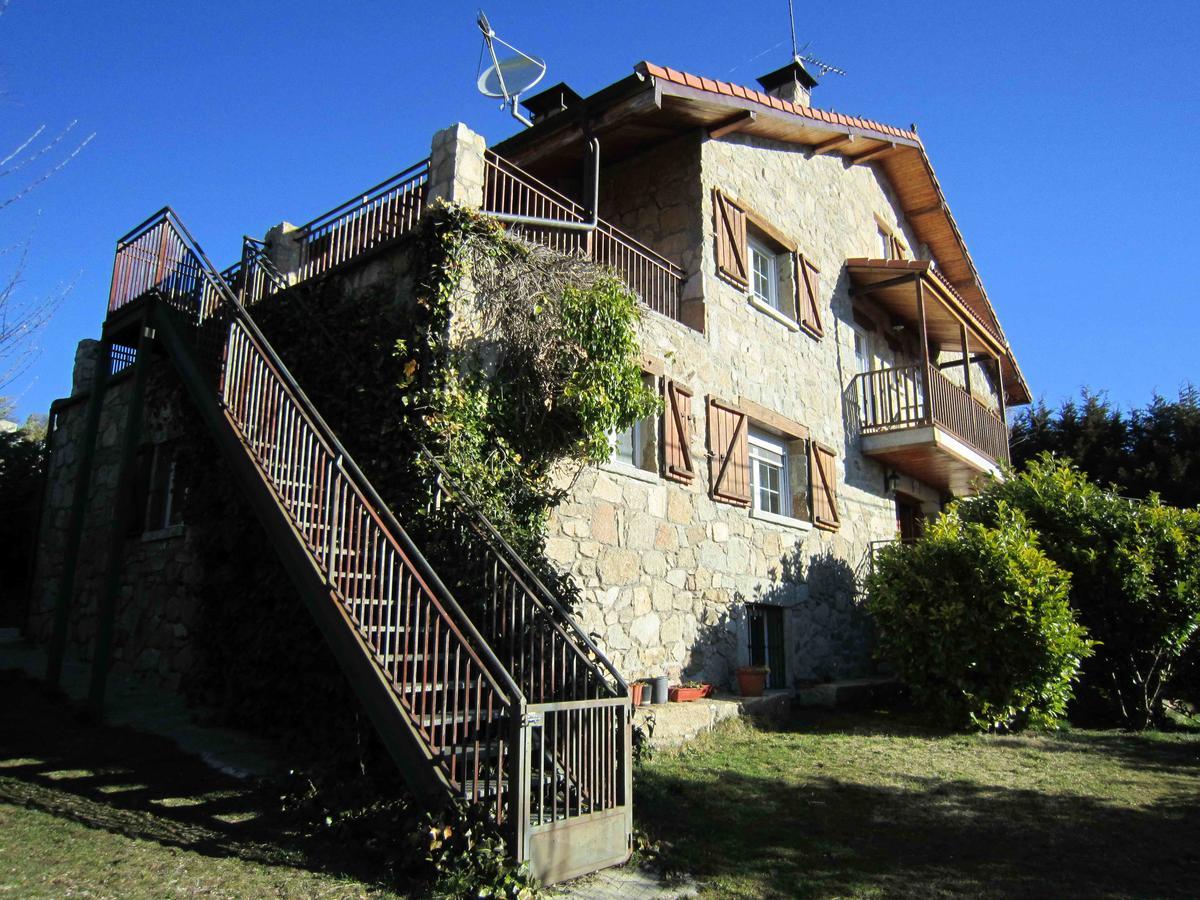 La Casona De Collado Guest House Hoyos del Collado Ngoại thất bức ảnh