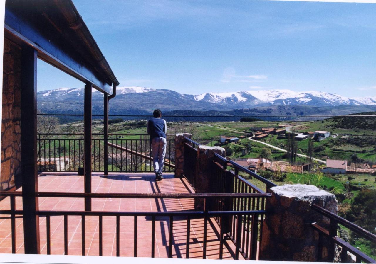 La Casona De Collado Guest House Hoyos del Collado Ngoại thất bức ảnh
